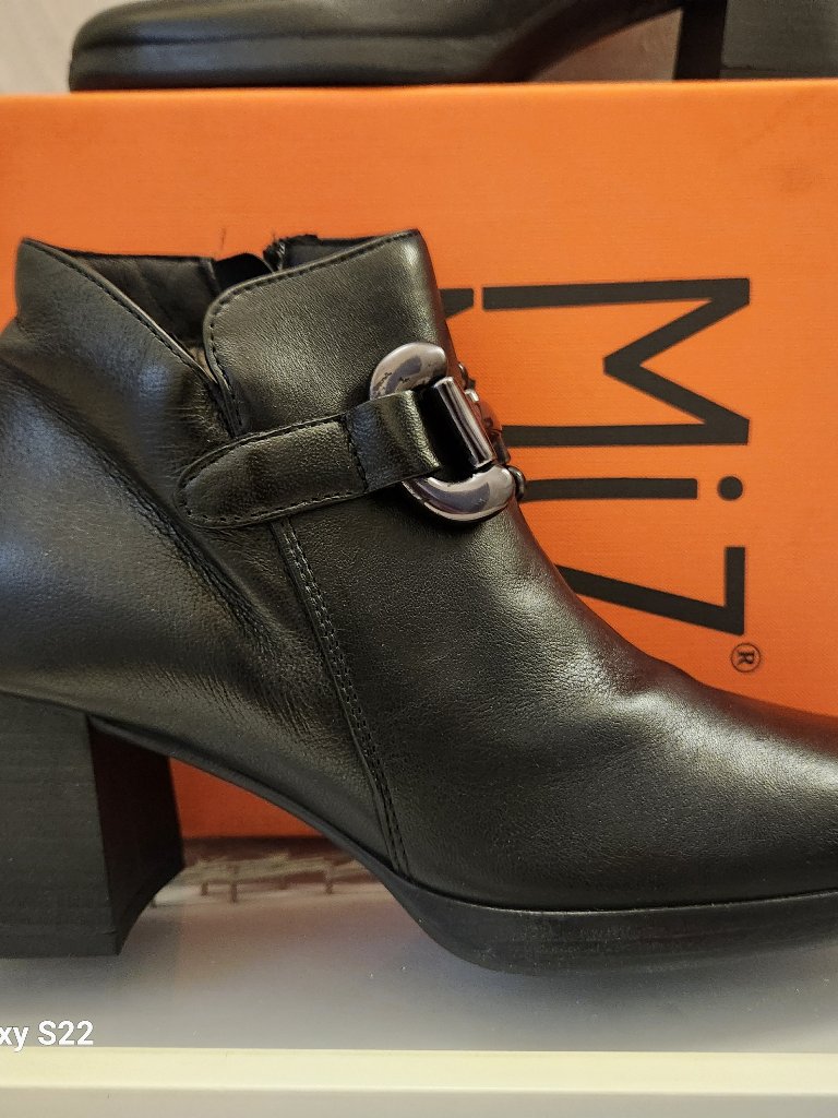 Miz Mooz "Vino" Black Leather Heeled Booties. Nib. Eu 40/Us 9